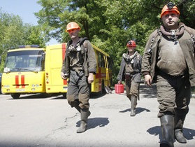 На шахте в Донецке произошел выброс угля и газа: судьба четверых горняков остается неизвестной
