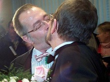 В Калифорнии зарегистрированы первые однополые браки