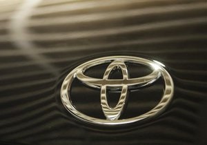 Проблемы с ускорением: в США Toyota Prius попал в аварию после сервисного ремонта