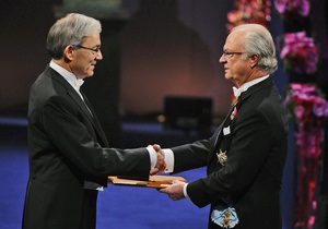 В Стокгольме прошла церемония награждения лауреатов Нобелевской премии