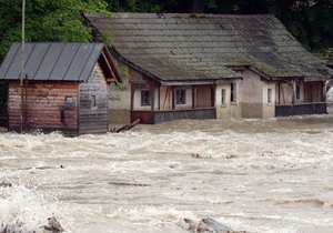 Новости Европы - наводнение -  число жертв растет