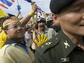 Армия Таиланда призвала премьер-министра распустить парламент