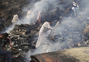 Фотогалерея: Выживших нет. Крушение Airbus A321 в окрестностях Исламабада