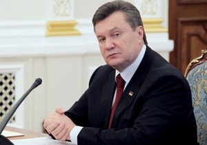 Янукович потребовал от Азарова и Табачника разобраться с ситуацией, связанной с закрытием школ