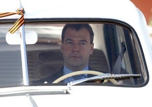 Президентский автопробег: Янукович выбрал Победу с мягкой крышей