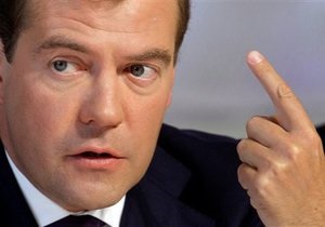 Медведев: Создавая Евразийский союз, Россия не пытается возродить СССР