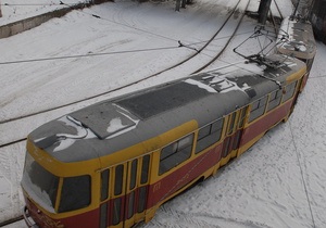 В Харькове неизвестные разгромили 12 трамваев
