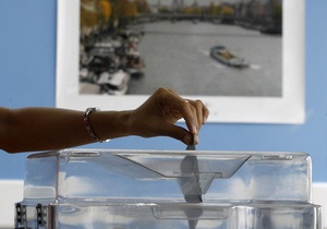 Во Франции началось голосование во втором туре президентских выборов