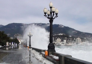 В Крыму объявили штормовое предупреждение на выходные