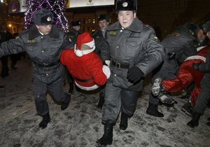 Московская милиция освободила Эдуарда Лимонова