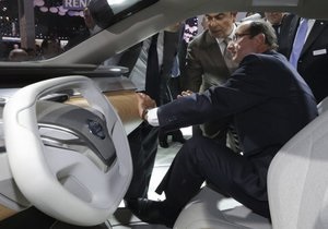 Компания Nissan представила в Париже водородный концепт-кроссовер TeRRA