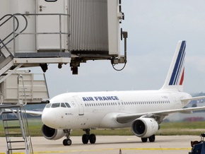 Парижские аэропорты не будут работать 12 часов из-за урагана