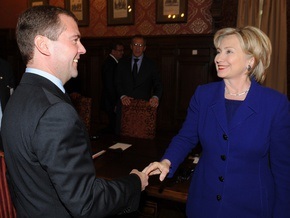 Клинтон призналась, что ей нравится Медведев