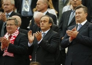 Янукович посмотрел церемонию открытия Евро-2012