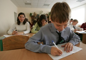 Власти рассказали, как киевские школьники будут догонять учебную программу