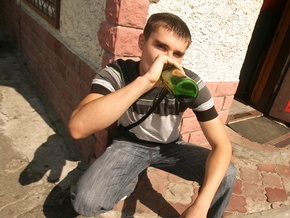 Корреспондент: Украина все глубже погружается в бытовой алкоголизм