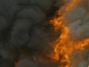 На месте пожара на нефтестанции в Югре пропали двое пожарных