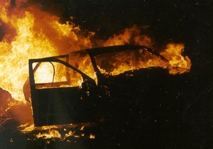В Ровенской области неизвестные сожгли мужчину вместе с его автомобилем