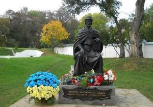 Памятник князю Игорю открыли в Чернигове