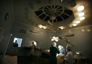 Скандал вокруг черных трансплантологов: в институте Шалимова отвергают обвинения