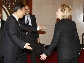 США хотят углубить отношения с Китаем, заявила Клинтон
