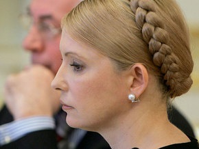 Азаров предлагает Тимошенко завтра уйти в отставку