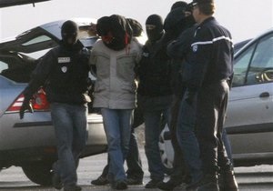 Испанская полиция арестовала пятерых членов ЭТА