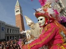Летающий рэппер открыл Венецианский карнавал