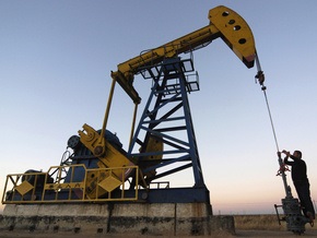 Нефть снова дешевеет на росте запасов в США