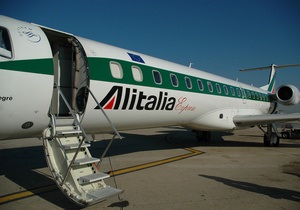 В итальянских аэропортах пассажиров грабила банда из 86 человек