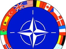 Эксперт: НАТО думает о принятии  Украины и Грузии единым блоком