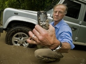 Land Rover представил самый выносливый в мире мобильный телефон