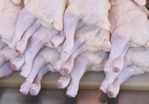 В Саудовской Аравии объявили бойкот куриному мясу из-за высоких цен