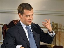 Медведев: Несмотря на глобальные экономические проблемы, у нас точно нет кризиса