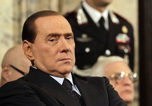 Итальянские СМИ подсчитали годовые расходы Берлускони на женщин, адвокатов и галстуки