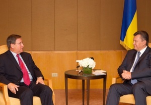 Янукович в Нью-Йорке провел встречу с руководством компании Chevron