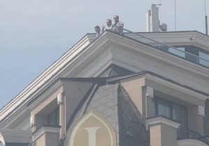 Журналисты рассмотрели на крыше Интерконтиненталя 18 мая человека, похожего на Захарченко
