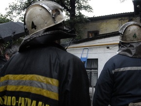 Пожарные не дали киевлянину прыгнуть с крыши высотки