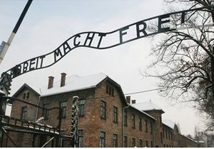 Из-за угрозы затопления закрыт музей в Освенциме