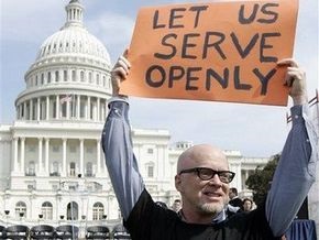Тысячи гомосексуалистов митингуют в ответ на заявление Обамы