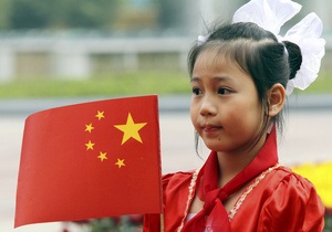 Вьетнам встретил делегацию КНР китайскими флагами с лишней звездой