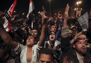 В Каире в ходе столкновений ранено более 300 человек