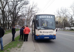 оппозиция - акция Вставай, Украина! - В УДАРе заявили, что автобус с одесскими оппозиционерами не пустили на митинг в Киев