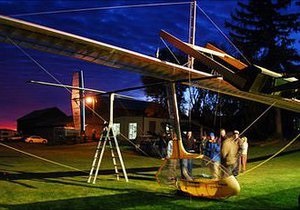 В Канаде запустили в небо летательный аппарат, изготовленный по чертежам да Винчи