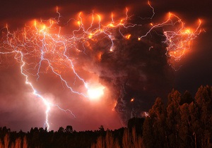 Фотогалерея: Опасная красота. Извержение вулкана Пуйеуэ в Чили