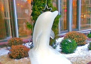 В центре Киева появились ледяные скульптуры