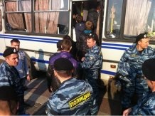 Массовые задержания в центре Москвы: ОМОН опасается стычки националистов и кавказцев