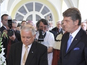 Ющенко и Качиньский откроют памятный крест убитым в Польше украинцам