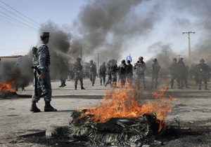 В Кабуле начались погромы из-за сожжения Корана американскими военными