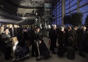 Пассажиры рейса Москва - Киев 13 часов находились в самолете, ожидая вылета из Шереметьево